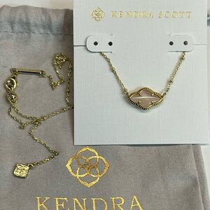 ✨New Kendra Scott Gold Abbie Pendant Necklace In Rose Quartz🎀